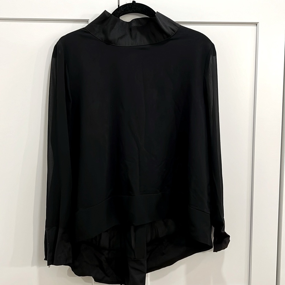 Miting black high low blouse NWT